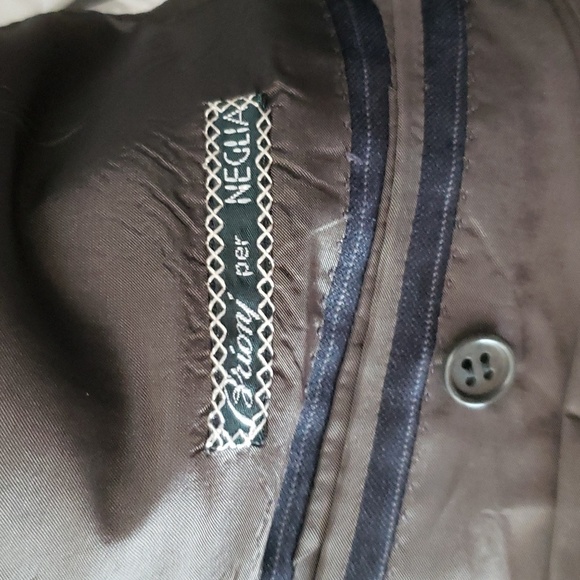 Brioni double button Blazer, Wool, Blue pinstripe, classic men's suit jacket. - Picture 12 of 15